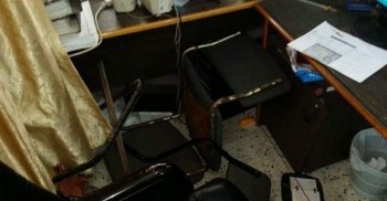 إغلاق مكتب دائرة شؤون اللاجئين بغزة بعد الاعتداء عليه